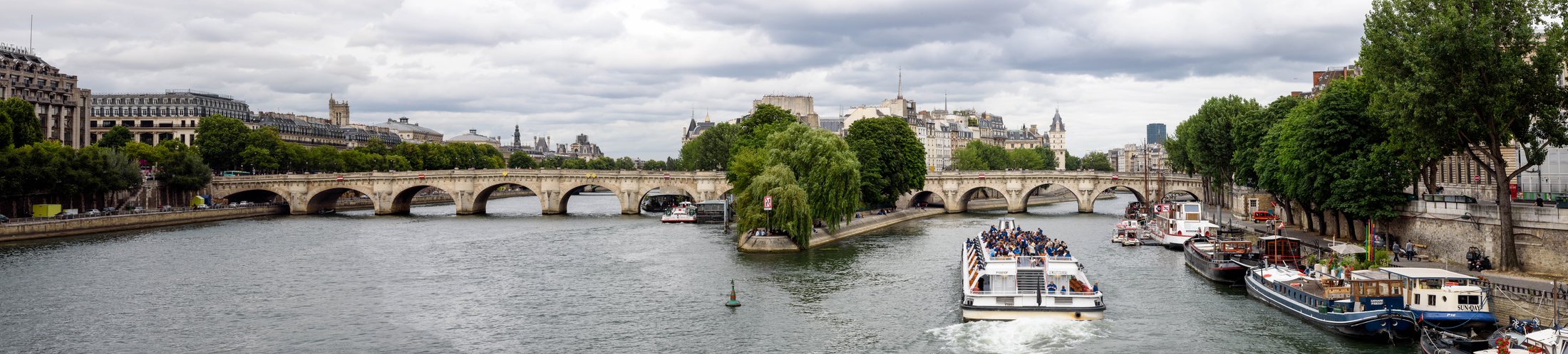 Panorama del Pont Neuf e della Senna a Parigi